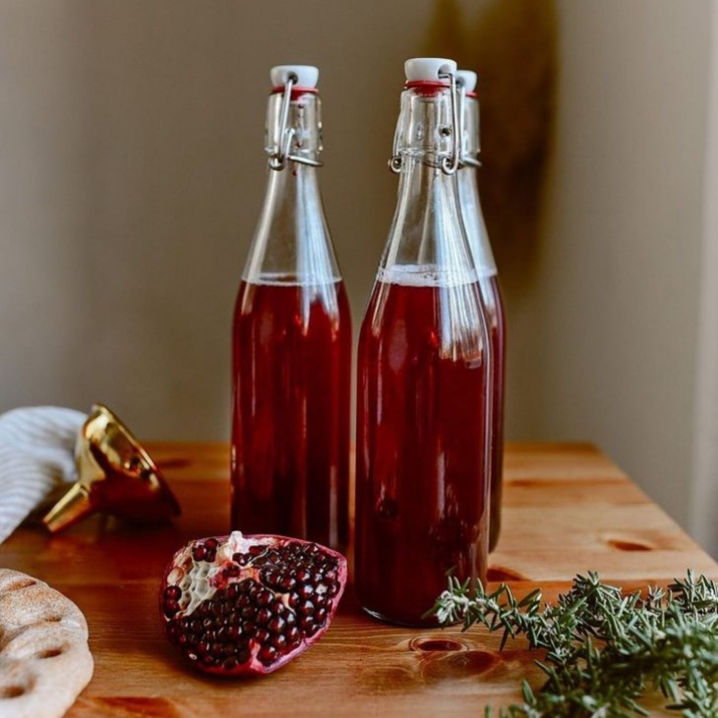 Le Parfait French Glass Swing-Top Bottle for Vanilla Extract